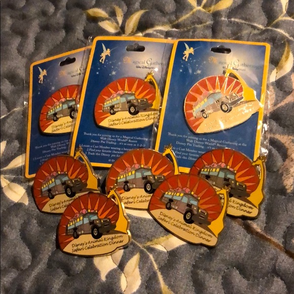 Disney Animal Kingdom SafariCelebration Dinner Pin - Picture 2 of 4